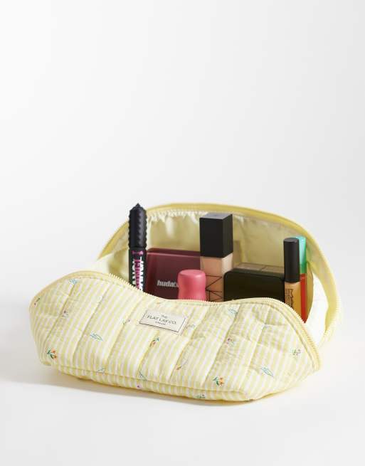 The Flat Lay Co. – Marshmallow – Kosmetyczka w kwiatowy wzór, 5 z 5