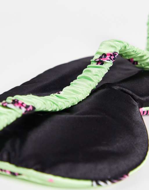 The Flat Lay Co. - Mascherina da notte oversize con tigri rosa - In esclusiva per ASOS, 3 di 4