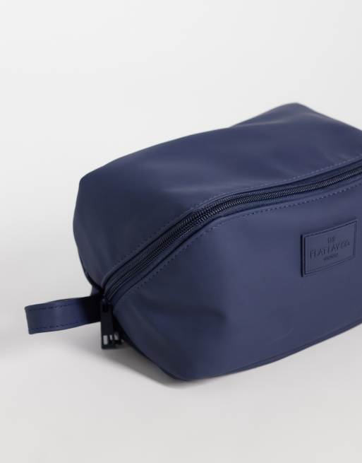 The Flat Lay Co. The Toiletry Carry - Navy Blue, 3 of 3