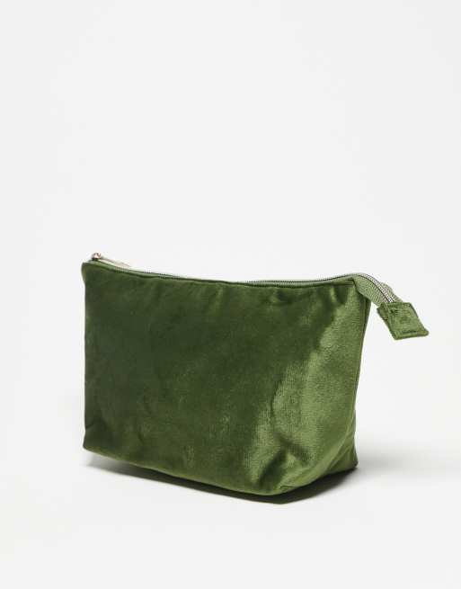 The Flat Lay Co. x ASOS – Exclusive – Basic-Kosmetiktasche aus Samt mit Cocktail-Stickerei , 3 von 3