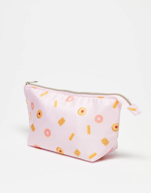 The Flat Lay Co. x ASOS – Exclusive – Basic-Kosmetiktasche mit Keksmuster , 3 von 3