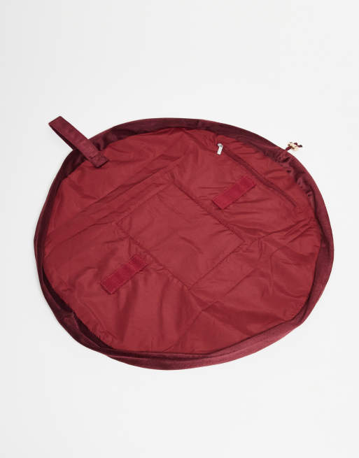 The Flat Lay Co. x ASOS Exclusive – Bordowa aksamitna kosmetyczka ściągana na sznurek z kokardką, 2 z 3