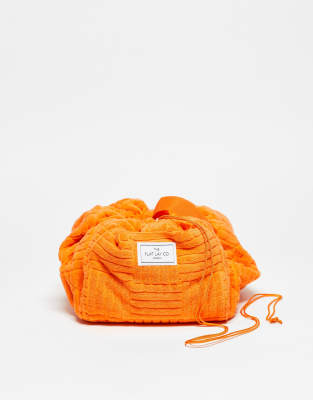 The Flat Lay Co. x ASOS EXCLUSIVE Drawstring Bag - Orange Towel | ASOS