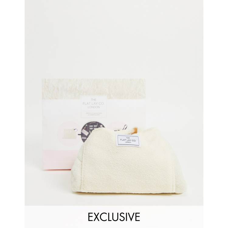 The Flat Lay Co. X ASOS Exclusive Drawstring Makeup Bag - Borg