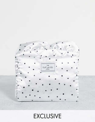 The Flat Lay Co. X ASOS Exclusive Drawstring Makeup Bag - Silky Dots