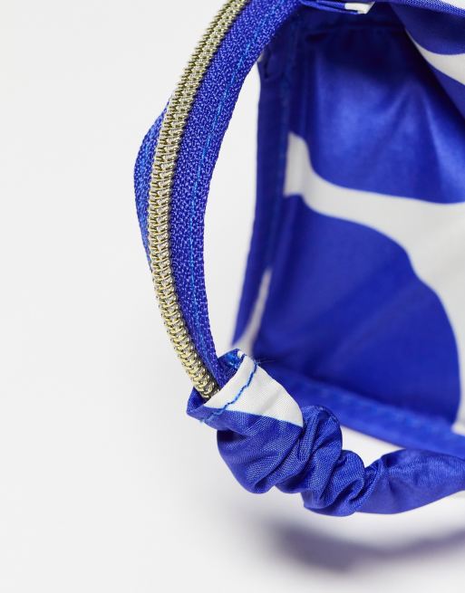 The Flat Lay Co. x ASOS EXCLUSIVE Jelly Makeup Box in Santorini Blue, 4 of 4