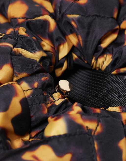 The Flat Lay Co. x ASOS Exclusive - Make-uptasje met trekkoord in tortoise, 3 van 4