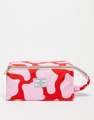 The Flat Lay Co. X ASOS EXCLUSIVE Open Flat Makeup Box Bag - Pink and Red Giraffe