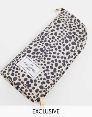 The Flat Lay Co. X ASOS Exclusive Standing Brush Case - Cheetah