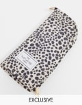 [Flat Lay Company] The Flat Lay Co. X ASOS Exclusive Standing Brush Case - Cheetah Spots-No colour No Size Cheetah spots
