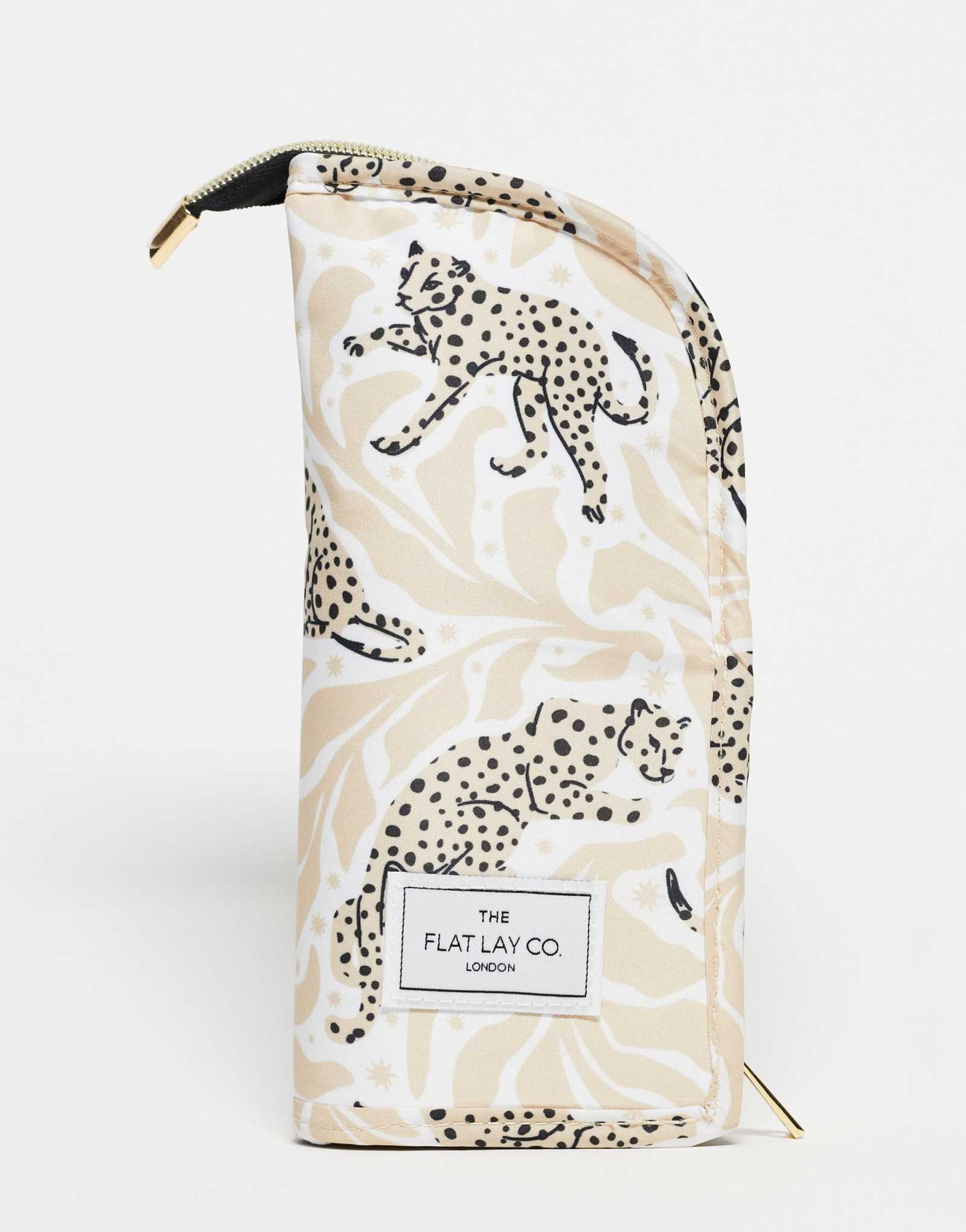 ЭКСКЛЮЗИВНЫЙ футляр для кистей для макияжа Flat Lay Co. X ASOS в нейтральном цвете Cheetahs