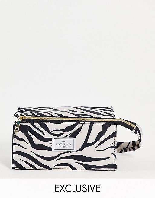 The Flat Lay Co. X ASOS - Exclusives - Platte make-up hoes in zebraprint