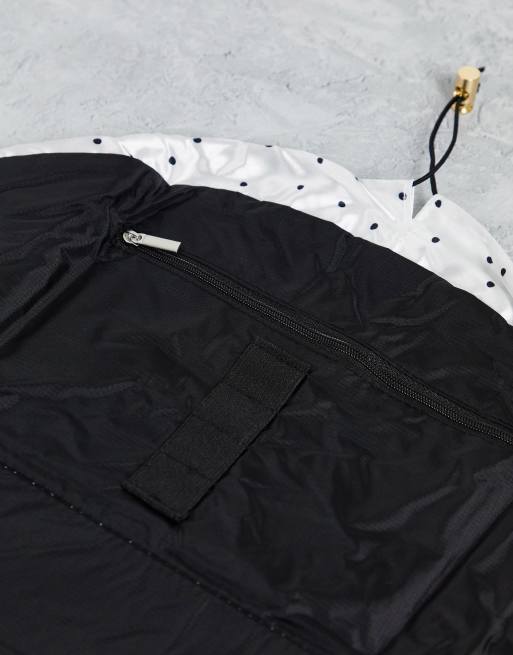 The Flat Lay Co. X ASOS – Exklusive Kosmetiktasche mit Tunnelzug in Silky Dots, 2 von 4