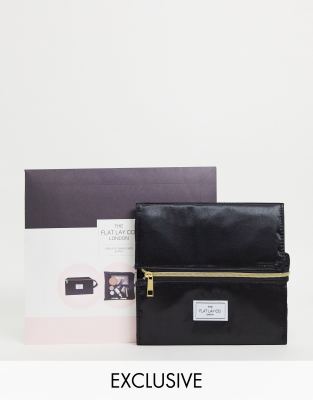 The Flat Lay Co. X ASOS - Exklusive Make-up-Box mit Umschlag-Öffnung - Seidig Schwarz-Keine Farbe