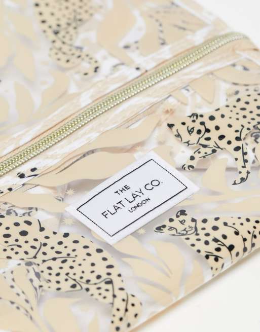 The Flat Lay Co. X ASOS - Jelly-makeup-æske i neutral gepard - Kun hos ASOS, 2 af 4