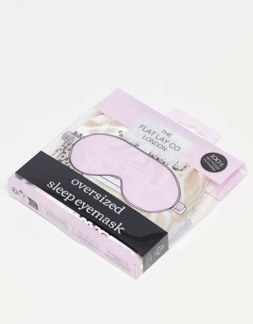 The Flat Lay Co. X ASOS - Oversized satijnen oogmasker in beige met cheetaprint, 3 van 4