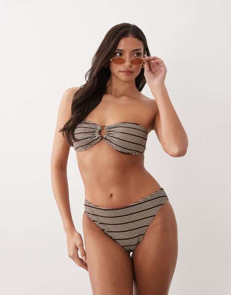 The Frolic – Brązowo-kremowy fakturowany zestaw w paski: góra z dekoltem bandeau z ozdobnym pierścieniem i dół od bikini - view 1