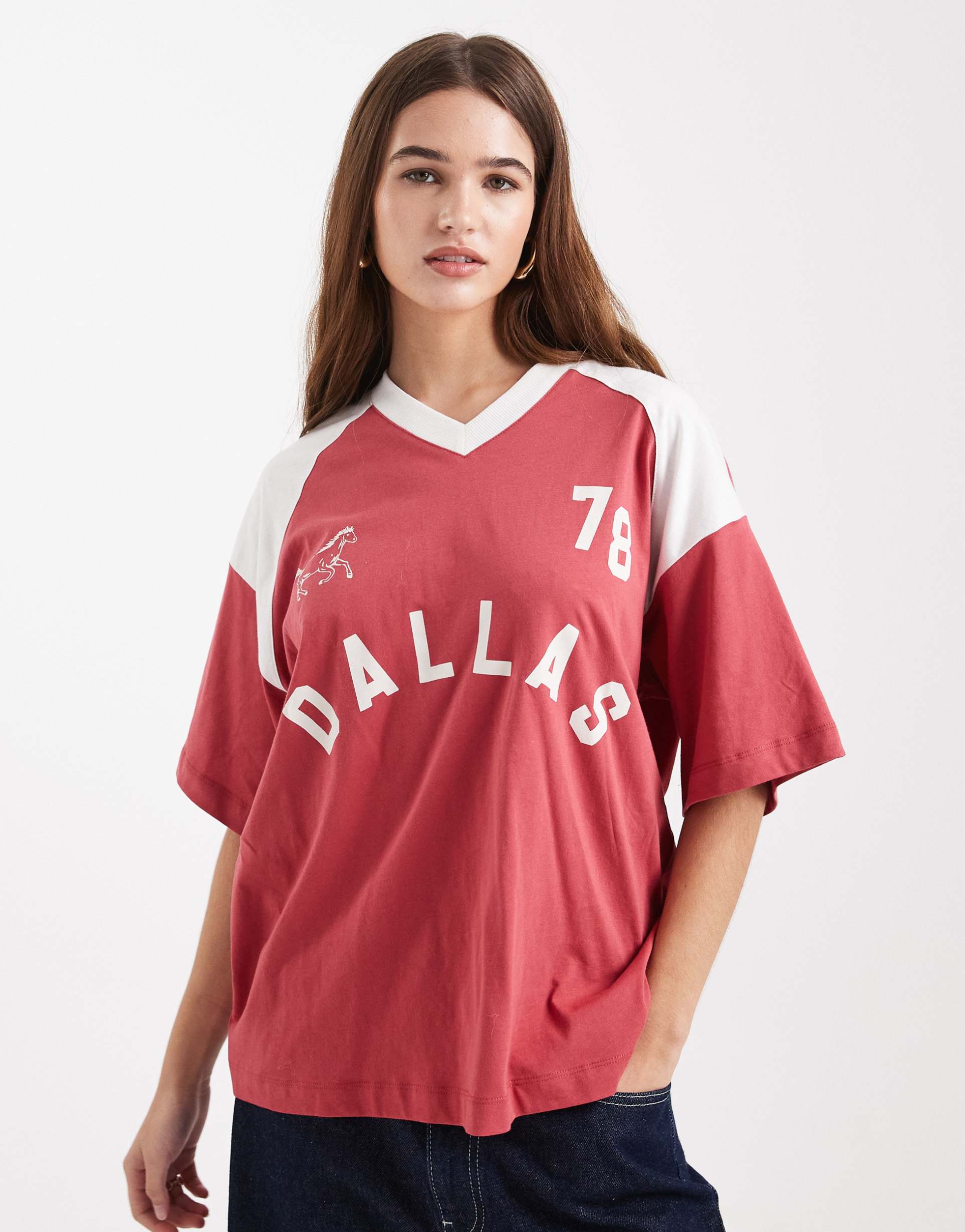 the frolic 'dallas' cotton rich graphic soccer jersey in washed red & cream
