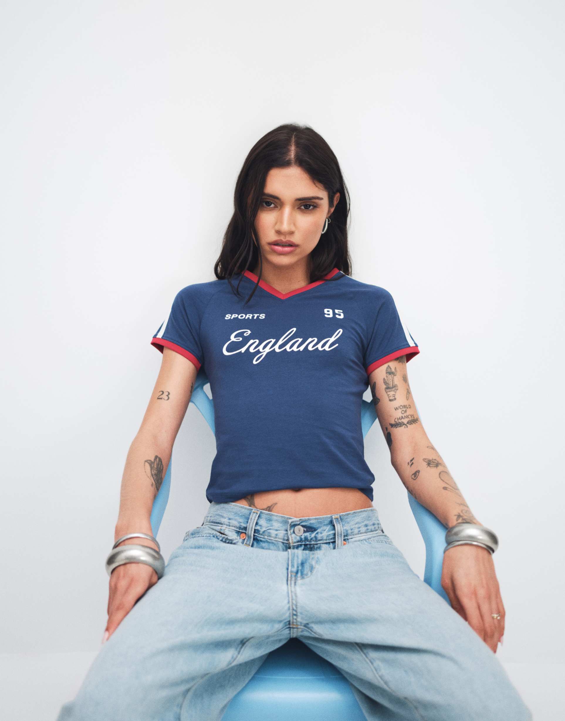 the frolic exclusive cotton-rich england script soccer baby tee in navy