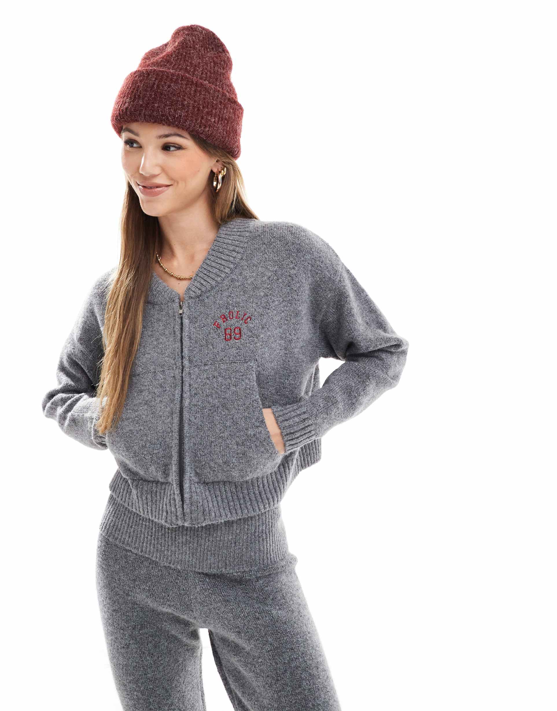 the frolic exclusive cropped zip up knit jacket in charcoal