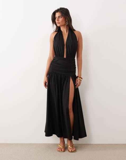 The Frolic Exclusive – Czarna marszczona sukienka maxi z głębokim dekoltem typu halter, odkrytymi plecami i rozcięciem na udzie - view 1