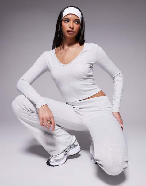 The Frolic - Exclusive - Diepuitgesneden top met lange mouwen in lichtgrijs, deel van co-ord set - view 1