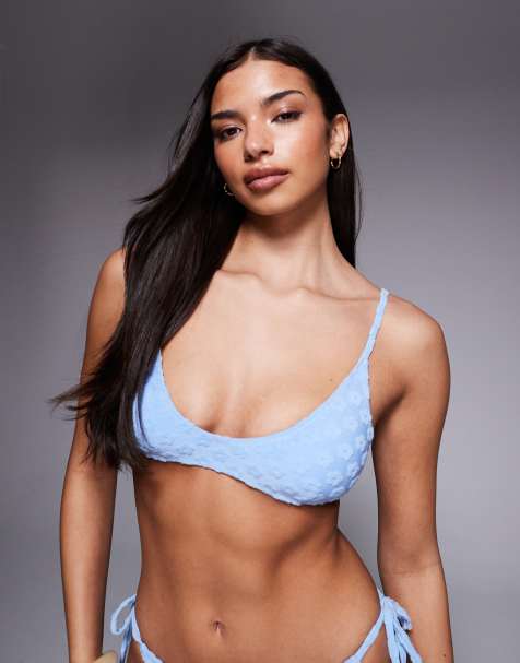 The Frolic Exclusive – Jasnoniebieska góra od bikini z dekoltem U z materiału frotté w kwiaty, część zestawu - view 1