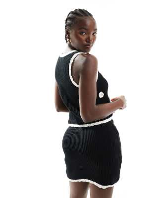 The Frolic Exclusive Knit Pearl Flower Applique Beach Vest Top In Black