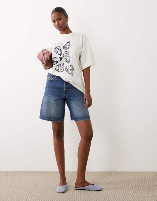 The Frolic exclusive oyster graphic oversized t-shirt in white, 2 of 4