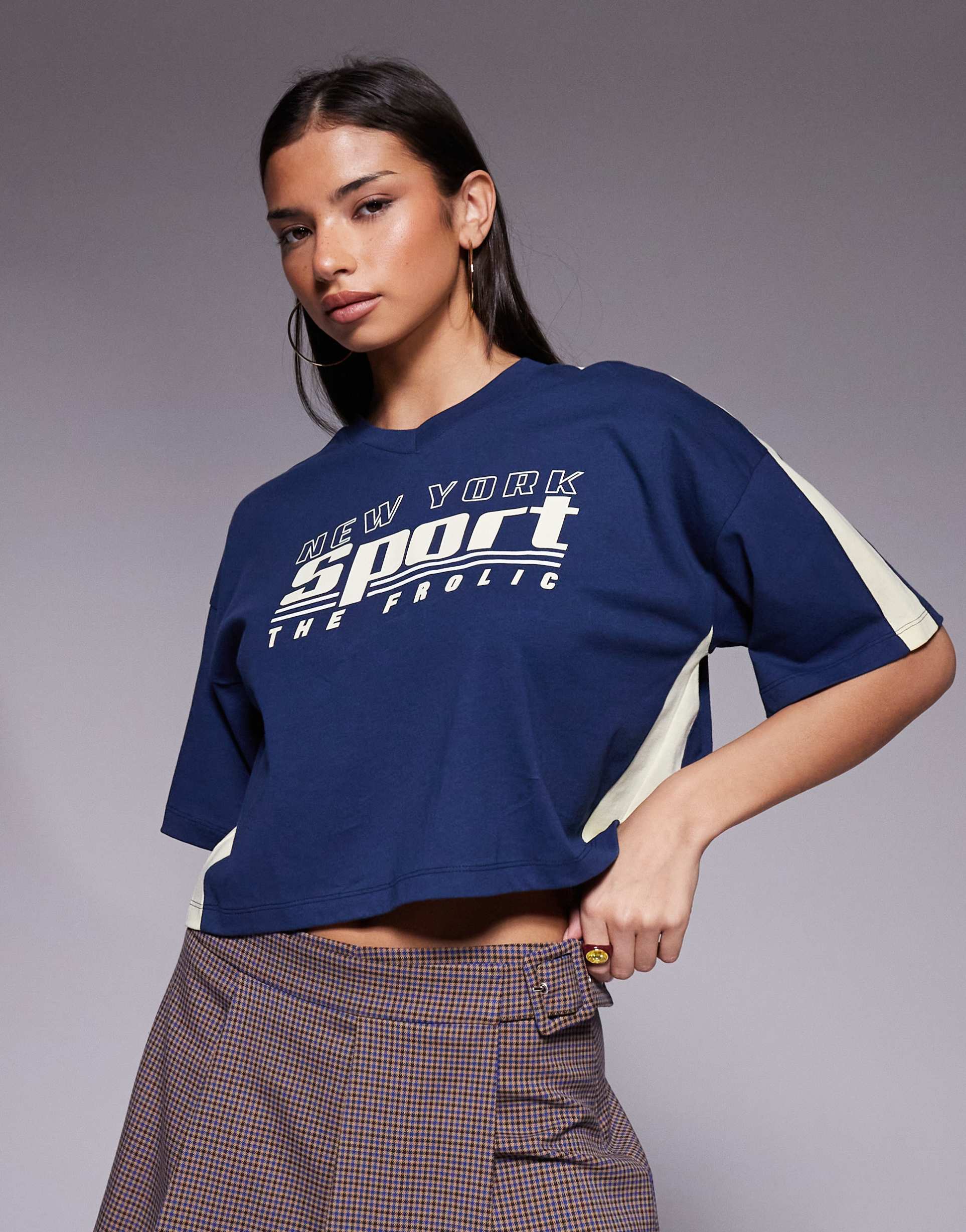 the frolic exclusive v neck graphic front contrast yellow trim cropped soccer jersey in navy