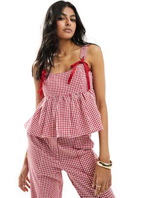 The Frolic - Exclusives - Aangerimpelde top met strikjes en gingham ruit in rood, deel van co-ord set    