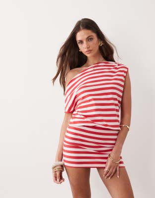 The Frolic - Exklusiv - Gestreiftes Minikleid in Rosa und Rot mit asymmetrischer Schulterpartie und figurbetontem Rockte...