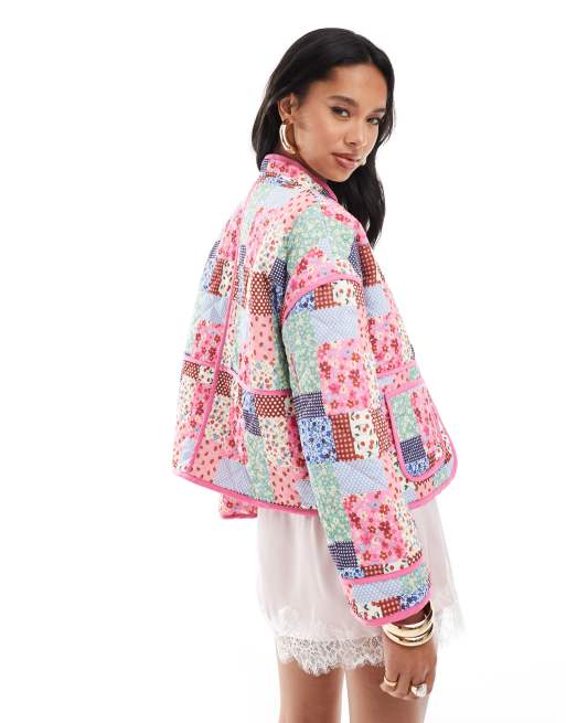 The Frolic – Exklusive Steppjacke mit rosa Patchwork-Muster und farblich abgesetzter Einfassung , 4 von 4