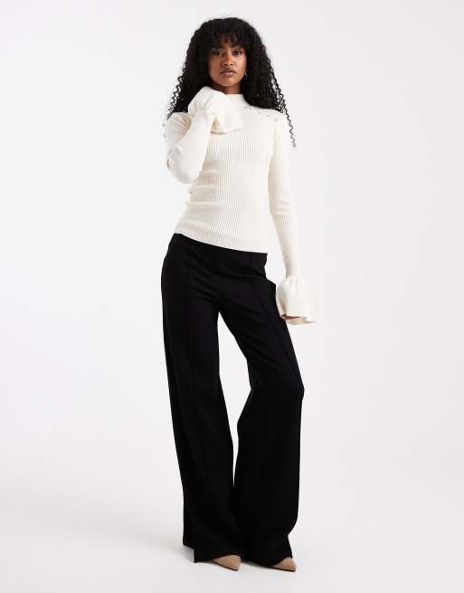 The Frolic – Exklusiver, gerippter Strickpullover in Cremeweiß mit Perlendetail und ausgestellten Ärmeln, 4 von 4