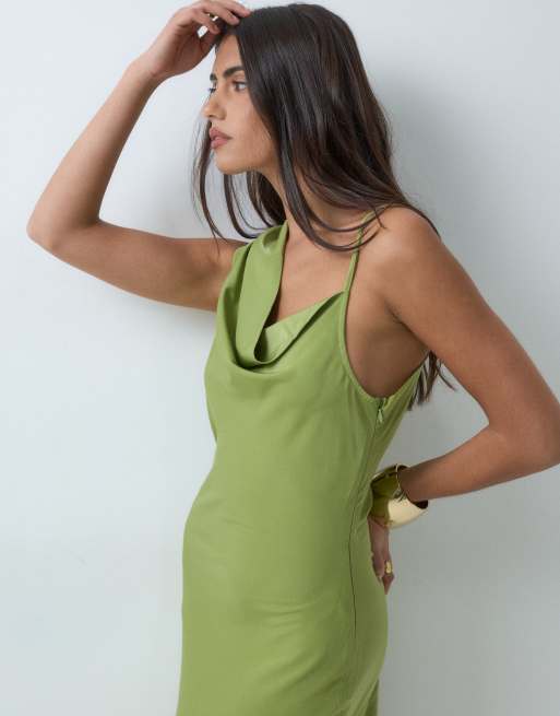 The Frolic exklusives Satin-Maxikleid mit Raffungen in Grün, 3 von 5