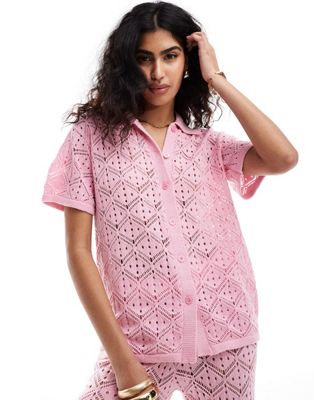 The Frolic Hibiscus Crochet Drop Shoulder Beach Shirt In Bubblegum Pink - Part Of A Set