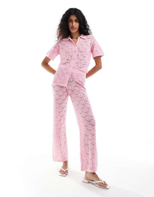The Frolic – Hibiskus – Strandhose in Häkeloptik mit weitem Bein in Kaugummi-Rosa, Kombiteil