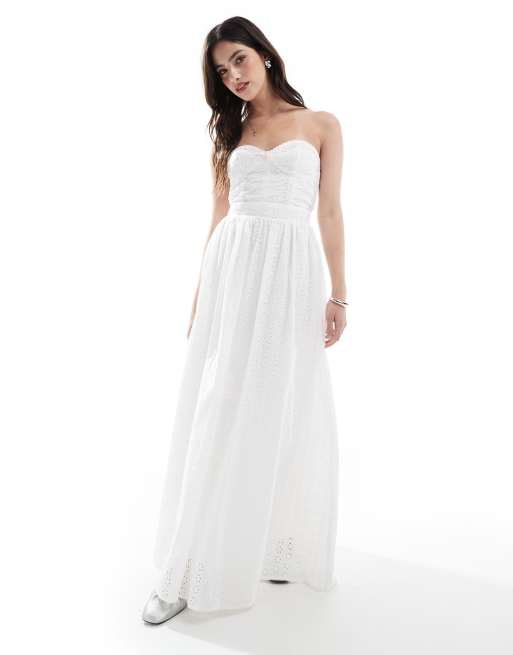 The Frolic - Hvid bandeau-maxikjole med hjerteformet hals, broderie anglaise og bindesløjfe på ryggen - Kun hos ASOS  