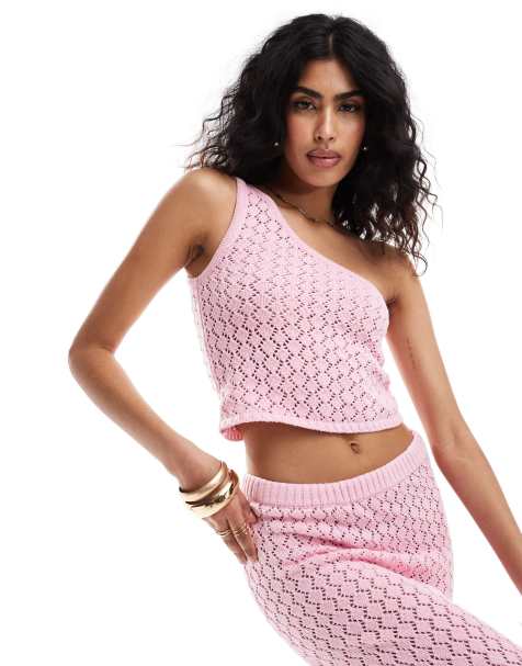 The Frolic - Kristen - Gebreide crop strandtop met blote schouder in pastelroze, deel van co-ord set - view 1