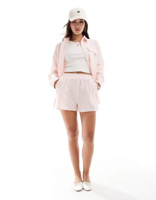 The Frolic - Raye - Shorts in Rosa mit weißen Streifen