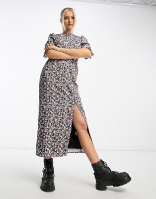 The Frolic Shirred Cuff Detail Midaxi Dress In Black Floral