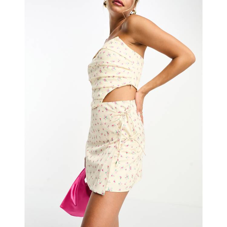 Envelope Skirt Emoji stickhealthcare