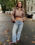 [The Frolic] The Frolic x Bella Stovey exclusive cropped faux shearling jacket in light brown-Neutral 8 Light brown