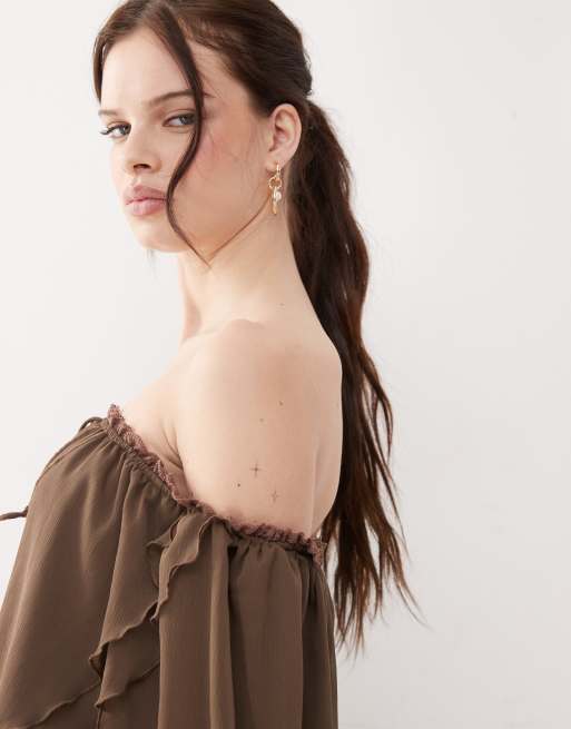 The Kript boho off-shoulder ruffle top in brown, 2 of 4