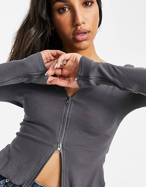 The Kript zip-front long sleeve fitted crop top