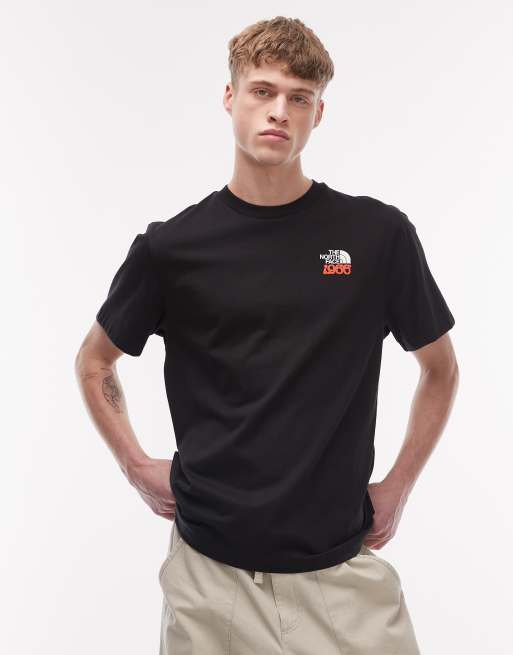 The North Face - 1966 Half Dome - T-shirt comoda nera con stampa sul retro, 3 di 5