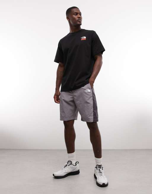 The North Face - 1966 - T-shirt comoda nera con stampa sul retro, 2 di 5