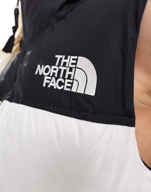 The North Face – 1996 Retro Nuptse – Gesteppte Daunenweste in Weiß und Schwarz, 3 von 4