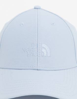 casquette bleu clair