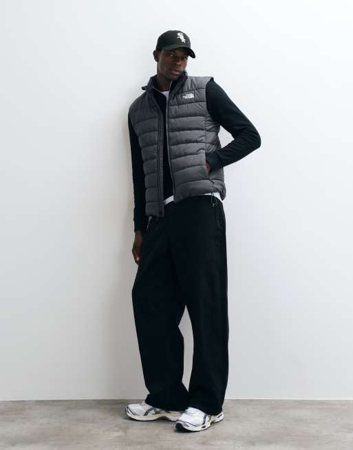 The North Face Aconcagua vest in grey, 2 of 5